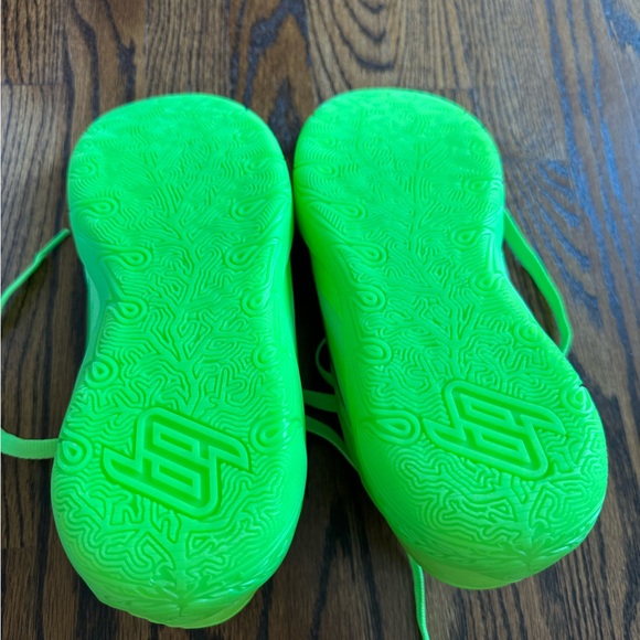 Puma Neon Green Basketball Shoes - Picture 4 of 7